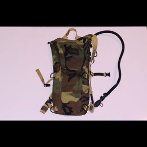 CamelBak  Maximum Gear Hydrating Backpak NWOT